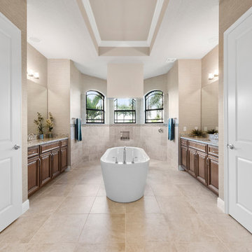 Stand alone tub/single glass enclosure