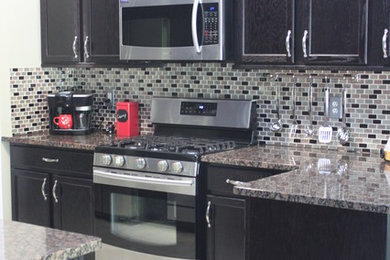 Kitchen - craftsman kitchen idea in Charlotte