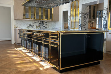 Elegant medium tone wood floor kitchen photo in Columbus