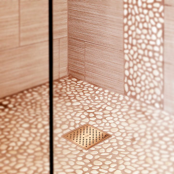 Modern Shower using central located drain