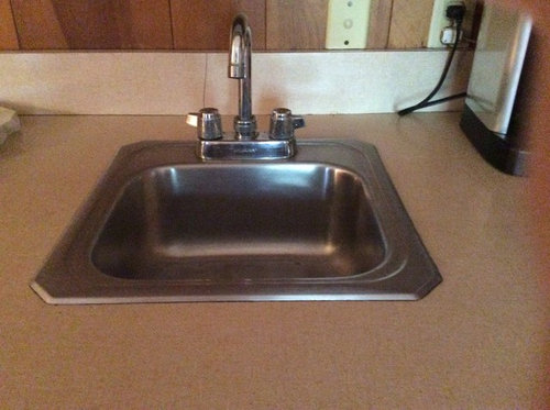 Drop In Stainless Sink Granite Countertops As I Struggle With My Kitchen Renovation Budget Am Tempted To Use Existing Sinks That Are Drop In Stainless Granite Countertops Crazy