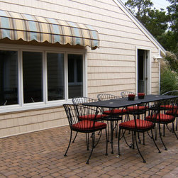 Add charm with awnings to a cozy beach getaway - パラソル