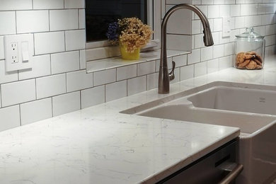 Kitchen - kitchen idea in Vancouver