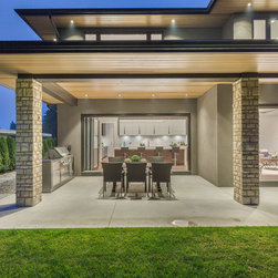 983 TUDOR AVENUE - Products
