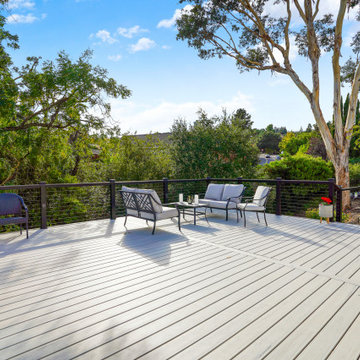 Outdoor Kitchen & Deck