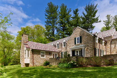 Example of a classic exterior home design in Philadelphia