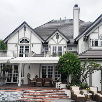 Retractable Awnings in Villa Park, California