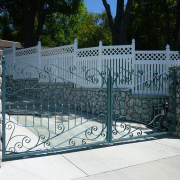 Metal driveway gates