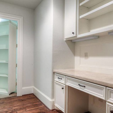 Computer Niche & Seasonal Closet Entrance