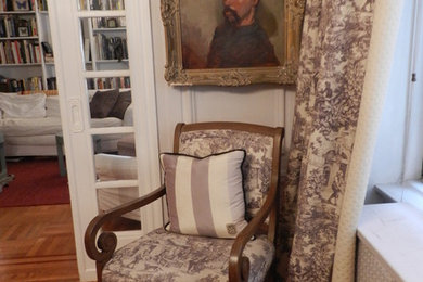 Living room - eclectic living room idea in New York