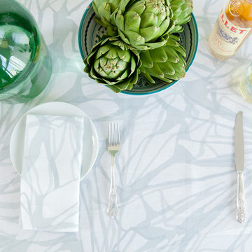 Huddleson - Artistic Contemporary Table Linens