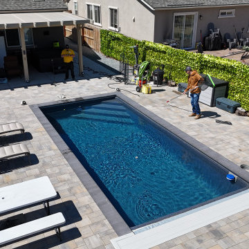 FIBERGLASS POOLS