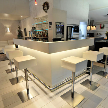Comptoir de bar professionnel pour séparer l'espace cuisine du salon
