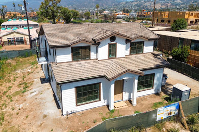 Exterior home idea in Los Angeles