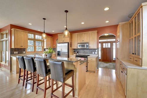 What To Do With A House Full Of Maple, What Color Laminate Flooring Goes With Maple Cabinets