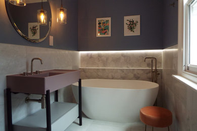 This is an example of a modern bathroom in London.