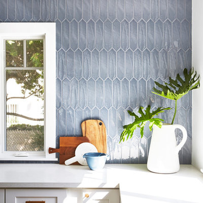 Inspiration for a craftsman home design remodel in Los Angeles