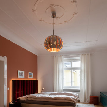Schlafzimmer in der Altbauwohnung in München-Schwabing