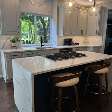 Function Meets Style: A Kitchen Designed for Living & Entertaining