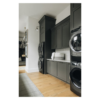 Lakefront Luxury for Family Getaways - Beach Style - Laundry Room ...