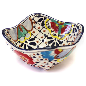 https://st.hzcdn.com/fimgs/f6b11187054a960f_7110-w300-h300-b1-p0--mediterranean-decorative-bowls.jpg