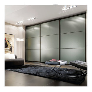 Inspiration for a large modern home design remodel in Brisbane