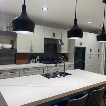 Beautiful Kitchen & Living Room