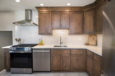 Kitchen - modern kitchen idea in Philadelphia