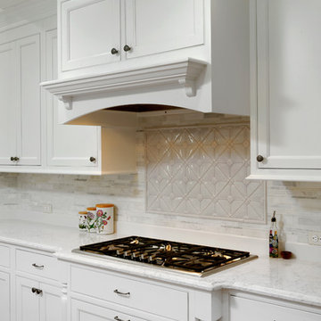 Alexandria Bright Appeal: White Kitchen with Peninsula