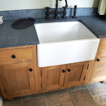 Rustic bathroom vanity