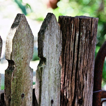 http://blog.californiafenceco.com/5-surefire-keys-to-keep-your-wooden-fence-free