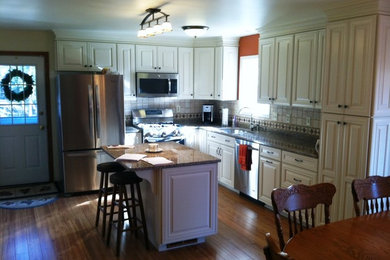 Example of a kitchen design in Philadelphia