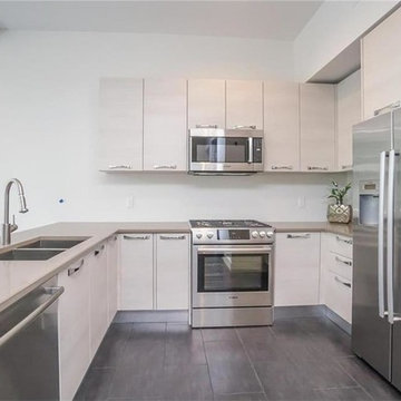 Kitchen with Quartz Countertop