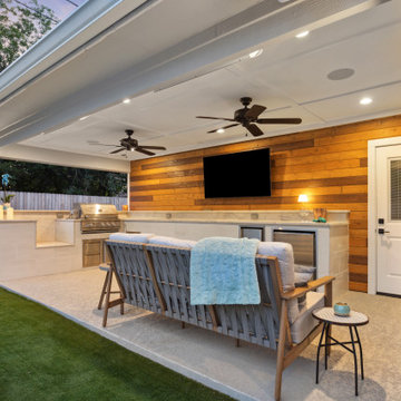 Houston Heights Outdoor Living with an outdoor kitchen