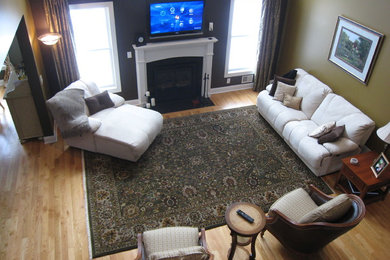Living room - traditional living room idea in Boston