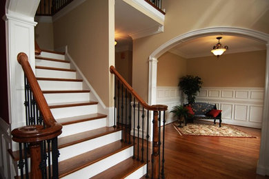 Example of a classic entryway design in Charlotte