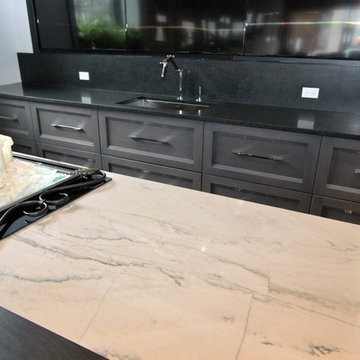 White Macaubas Quartzite Island and Black Absolute Honed Perimeterwhite xgrey