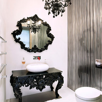 Palace Court, Guest Bathroom