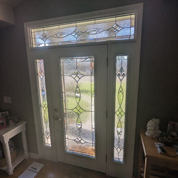 Deux 6500 White with frosted glass, two sidelights and a toplight.