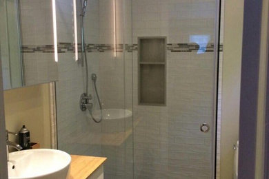 Inspiration for a modern bathroom remodel in Toronto