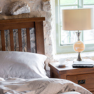 Close Up: Natural Rustic Oak Guest Bedroom