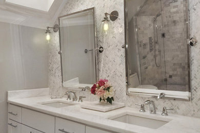 Inspiration for a transitional bathroom remodel in Chicago