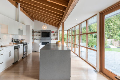 Example of a kitchen design in Vancouver