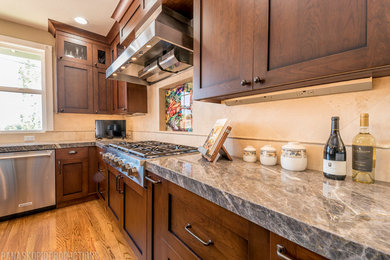 Transitional kitchen photo in San Francisco