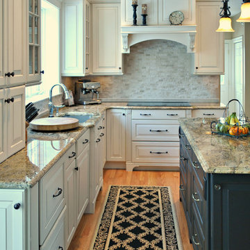 Sophisticated Bright Kitchen