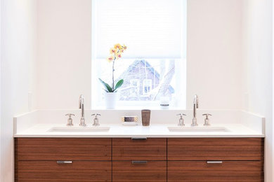 Example of a trendy bathroom design in Toronto