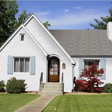 Benjamin Moore's 'Snowfall White'