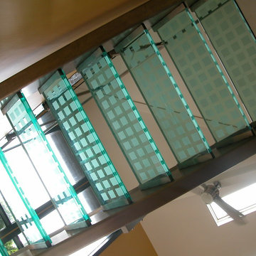 Open riser stairs
