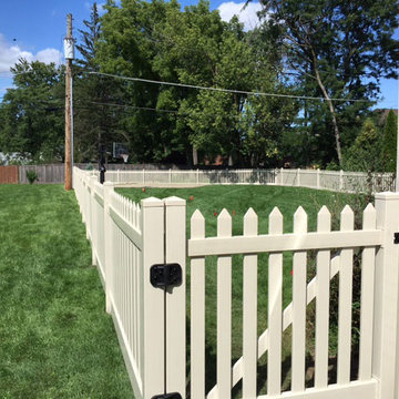 4'H White PVC Vinyl White Picket Fence and Gate