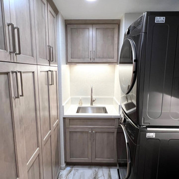 Cozy Bathroom & Laundry Room